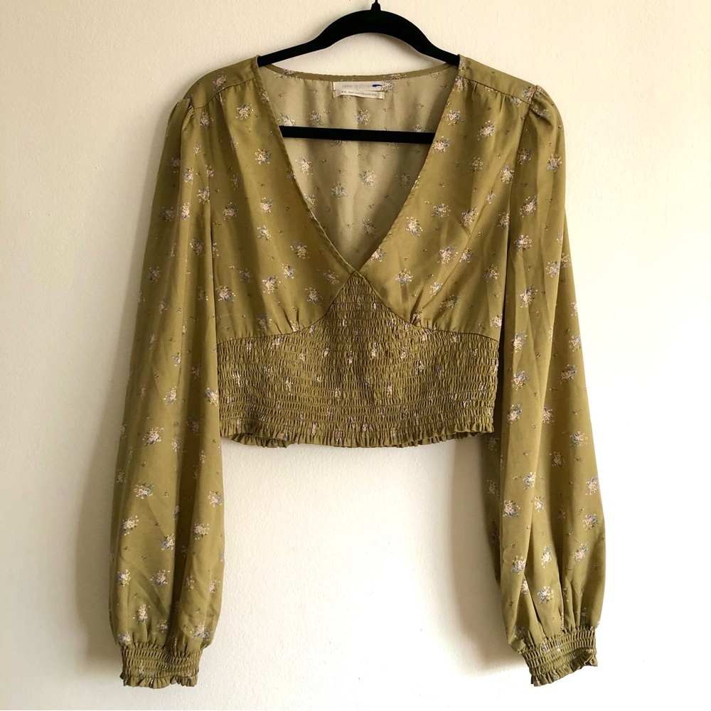 Urban Outfitters Spring Floral Top| Smocked Long sleeve| Medium